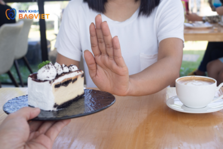Chế độ ăn uống phù hợp cho người đang niềng răng