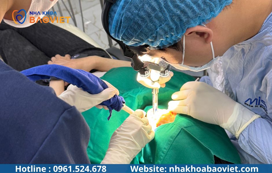 Trồng Implant tức thì: Ai làm được, ai không?