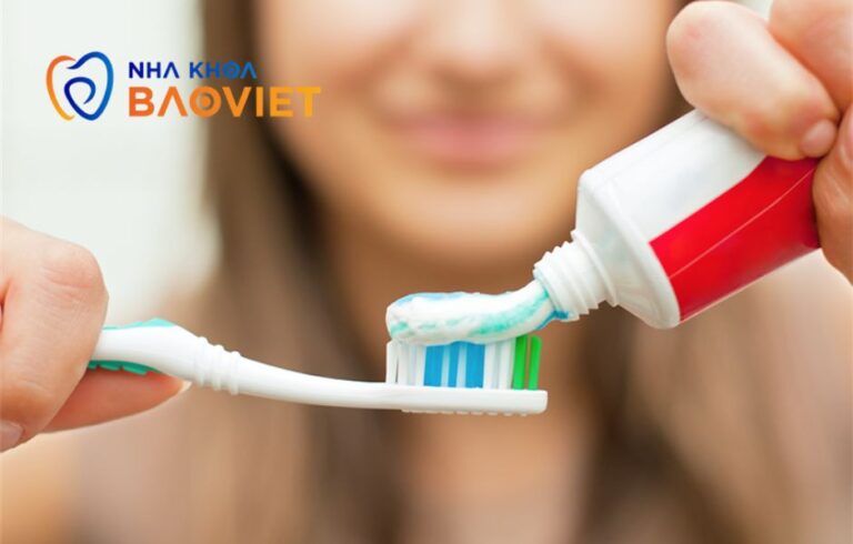 Fluoride giúp ngừa sâu răng như thế nào? Bác sĩ giải đáp