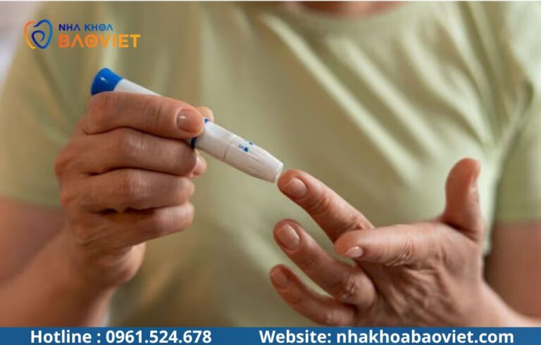 Người tiểu đường có trồng răng Implant được không? Điều kiện và lưu ý quan trọng